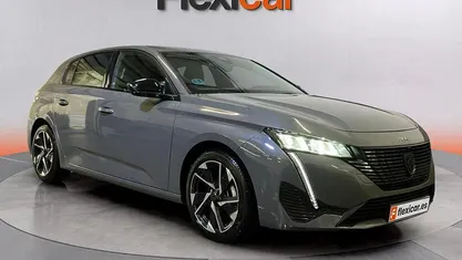 Gris Usado 2024 Peugeot 308 Allure Berlina | 17.390 € (Buen precio)
