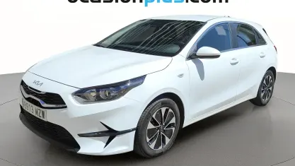 Usado Kia Ceed 101 CV (74 kW) 2025 Blanco Utilitario
