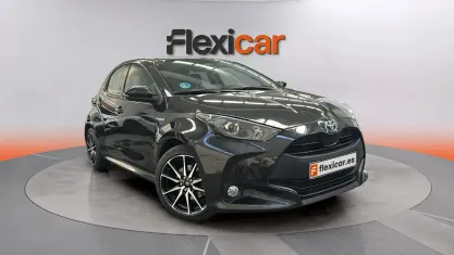 Usado Toyota Yaris Hybrid Style 116 CV (85 kW) 2024 Negro Berlina