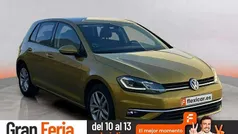 Amarillo Usado 2017 VW Golf VII Advance Berlina | 13.290 € (Buen precio)