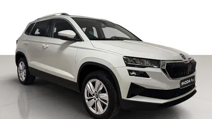 Blanco Usado 2025 Skoda Karoq Selection SUV | 27.990 € (Precio justo)