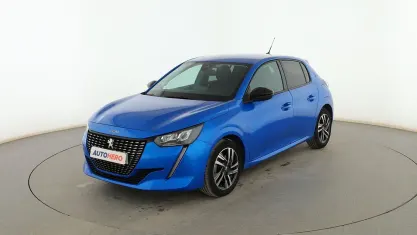 Usado Peugeot 208 Allure 101 CV (74 kW) 2023 Azul Utilitario