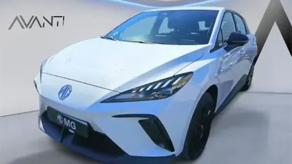 Usado MG MG5 EV 125 kW (170 CV) 2023 Blanco Familiar