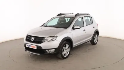 Usado Dacia Sandero Stepway 90 CV (66 kW) 2015 Gris Berlina