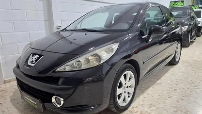 Usado Peugeot 207 Sport 90 HP (66 kW) 2008 Preto Citadino