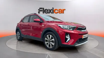 Usado Kia Stonic 84 HP (61 kW) 2022 Vermelho SUV