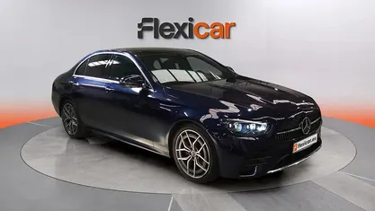 Usado Mercedes E220 194 CV (142 kW) 2021 Azul Berlina