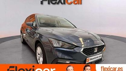 Usado Seat Leon Style 131 CV (96 kW) 2023 Gris Utilitario