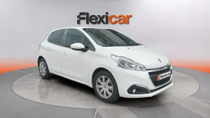 Usado Peugeot 208 Active 82 CV (60 kW) 2018 Blanco Utilitario