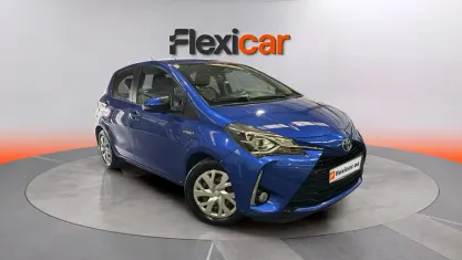 Usado Toyota Yaris Hybrid Business Edition 116 CV (85 kW) 2020 Azul Berlina