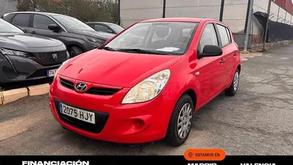 Rojo Usado 2012 Hyundai i20 Berlina | 5950 € (Precio justo)