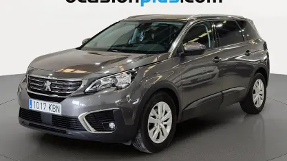 Usado Peugeot 5008 Active 120 CV (88 kW) 2017 Gris plata SUV