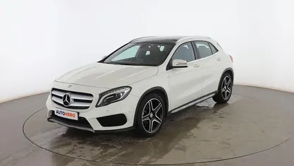 Usado Mercedes GLA200 AMG line 135 CV (99 kW) 2016 Blanco SUV