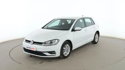 Usado VW Golf VII 116 CV (85 kW) 2018 Blanco Berlina