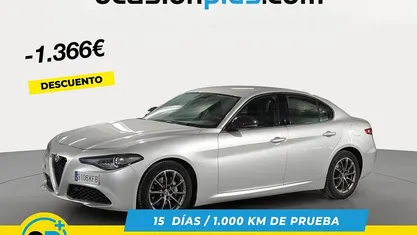 Usado Alfa Romeo Giulia 150 CV (110 kW) 2017 Gris Berlina