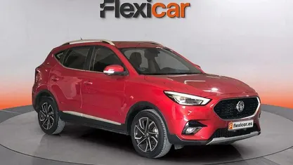 Usado MG ZS Luxury 106 CV (77 kW) 2024 Rojo Berlina