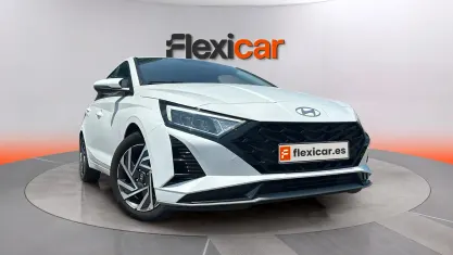 Usado Hyundai i20 101 CV (74 kW) 2025 Blanco Utilitario