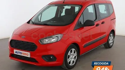 Usado Ford Tourneo Courier Ambiente 100 CV (73 kW) 2019 Rojo Monovolumen