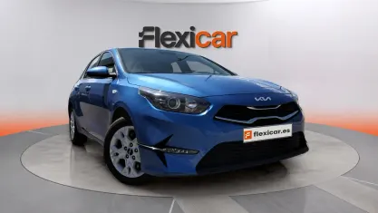 Usado Kia Ceed 136 CV (100 kW) 2023 Azul Utilitario