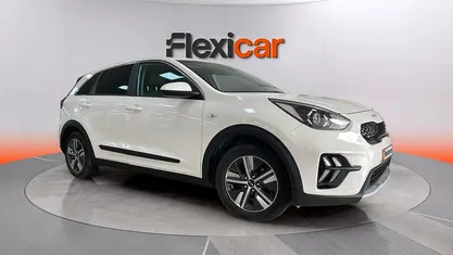 Usado Kia Niro 141 HP (103 kW) 2022 Branco SUV