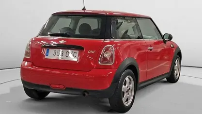 Usado Mini ONE 75 CV (55 kW) 2010 Rojo Utilitario