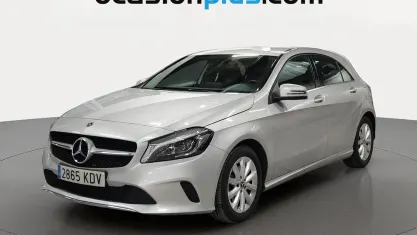 Usado Mercedes A200 136 CV (100 kW) 2017 Gris plata Utilitario