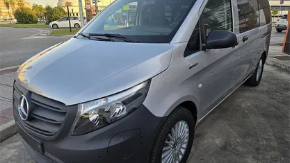 Usado 2025 Mercedes e-Vito Monovolumen | 61.900 € (Precio justo)