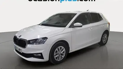 Blanco Usado 2024 Skoda Fabia Selection Utilitario | 14.546 € (Buen precio)