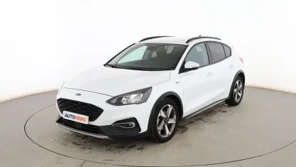 Używany Ford Focus Active 125 KM (91 kW) 2021 Biały Sedan/Limuzyna