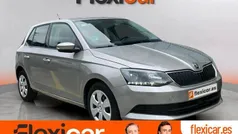 Gris / plata Usado 2015 Skoda Fabia Active Berlina | 8990 € (Precio justo)