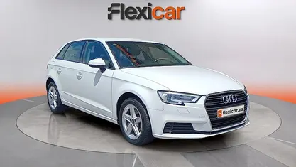 Usado Audi A3 Premium 117 CV (86 kW) 2019 Blanco Berlina