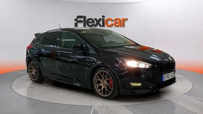 Usado Ford Focus ST-Line 125 CV (91 kW) 2016 Negro Berlina