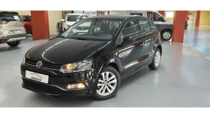 Usado VW Polo Advance 90 CV (66 kW) 2017 Negro Utilitario