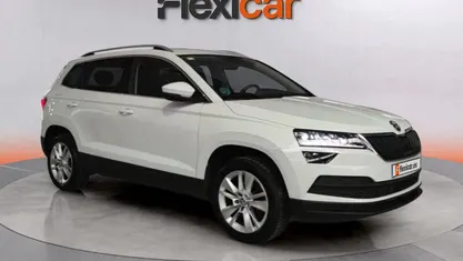 Usado Skoda Karoq Ambition 116 CV (85 kW) 2020 Blanco SUV
