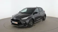 Gris Usado 2021 Toyota Yaris Hybrid Style Berlina | 19.999 € (Precio justo)