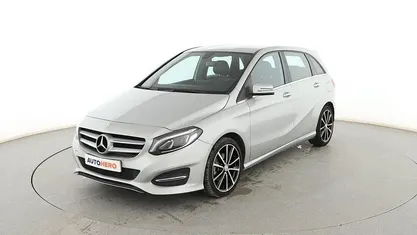 Usado Mercedes B200 Urban 135 CV (99 kW) 2015 Gris Monovolumen