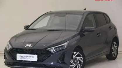 Usado Hyundai i20 101 CV (74 kW) 2025 Gris Utilitario