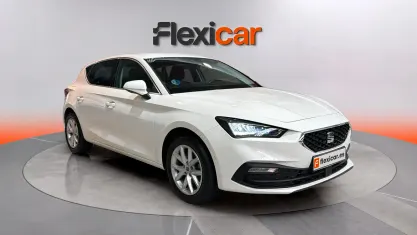 Usado Seat Leon Style 116 CV (85 kW) 2025 Blanco Familiar