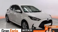 Blanco Usado 2022 Toyota Yaris Hybrid Business Edition Utilitario | 15.690 € (Precio justo)