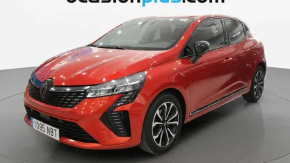 Usado Renault Clio Techno 101 CV (74 kW) 2025 Rojo Utilitario