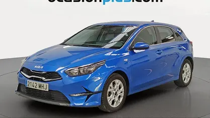 Usado Kia Ceed 136 CV (100 kW) 2023 Azul Utilitario