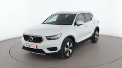 Blanco Usado 2020 Volvo XC40 Momentum SUV | 26.299 € (Precio justo)