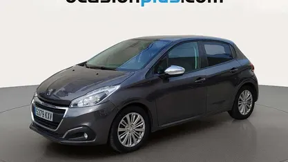 Usado Peugeot 208 Signature Sky 83 CV (61 kW) 2019 Gris Utilitario