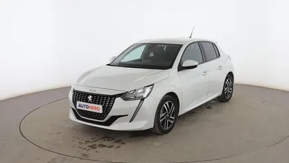 Usado Peugeot 208 Allure 101 CV (74 kW) 2020 Blanco Utilitario