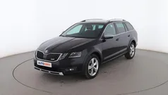 Negro Usado 2017 Skoda Octavia Scout 4x4 Familiar | 17.499 € (Precio justo)