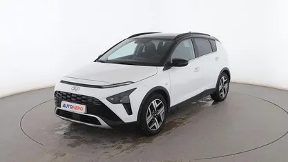 Usado Hyundai Bayon Style 120 CV (88 kW) 2021 Blanco SUV