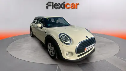 Usado Mini Cooper Clubman 136 CV (100 kW) 2018 Beige Familiar