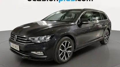 Usado VW Passat Executive 150 CV (110 kW) 2023 Gris Familiar