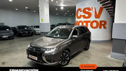 Negro Usado 2018 Mitsubishi Outlander P-HEV SUV | 15.950 € (Precio justo)