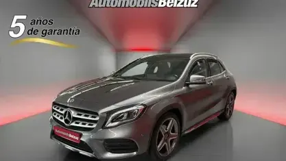 Usado Mercedes GLA180 122 CV (89 kW) 2018 Gris SUV